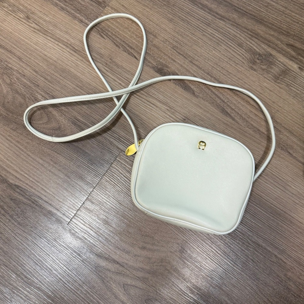 Etienne Aigner Cream Leather Crossbody Bag Vintage Camera Bag Gold Logo